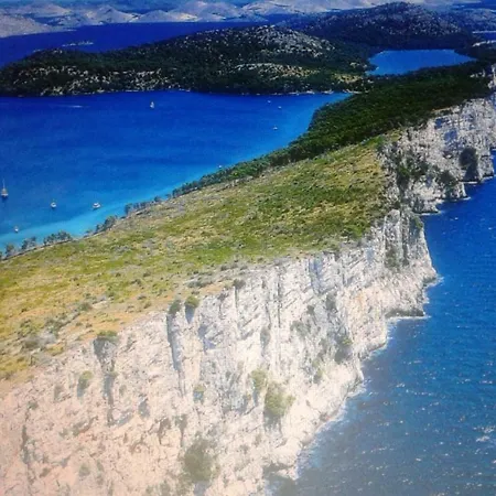 Kuca Za Odmor Dragnjevica 度假居 *